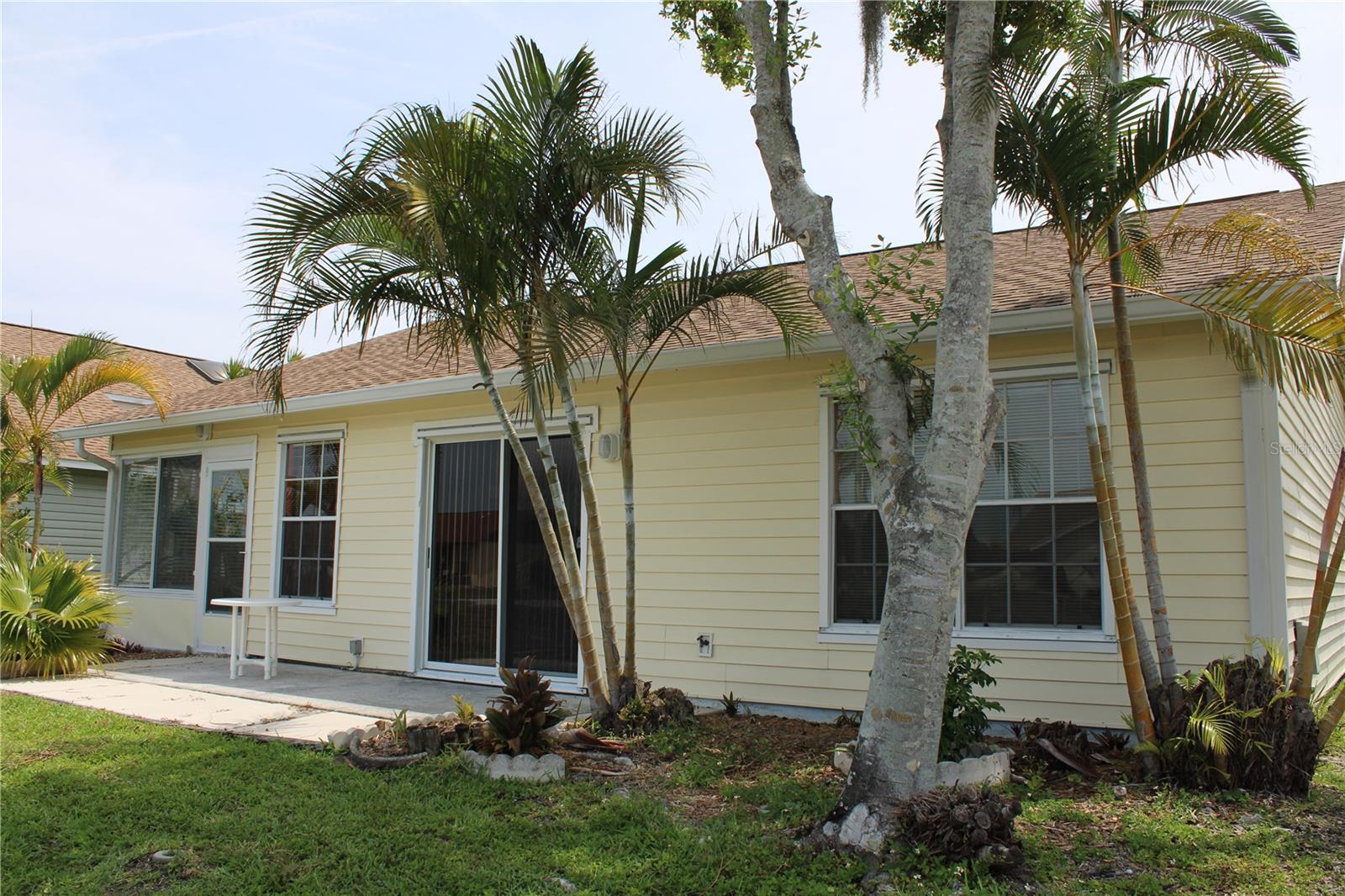 VILLAGES OF LAKESIDE S REV PH I - Residential Lease