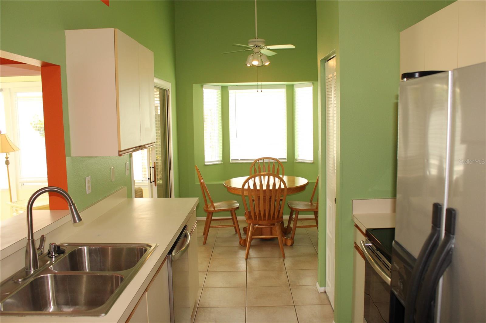 VILLAGES OF LAKESIDE S REV PH I - Residential Lease