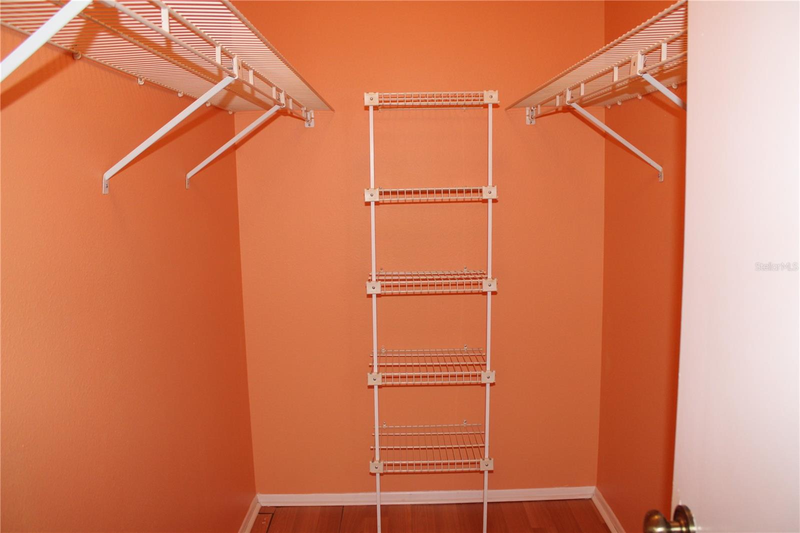 VILLAGES OF LAKESIDE S REV PH I - Residential Lease