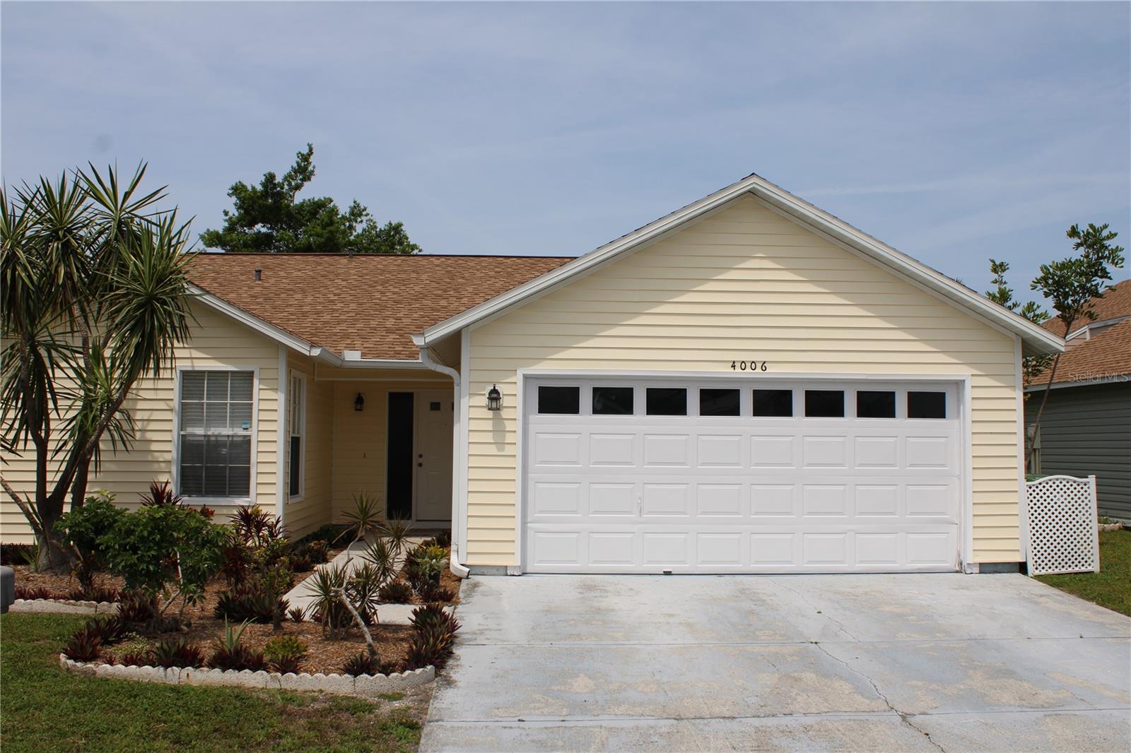 VILLAGES OF LAKESIDE S REV PH I - Residential Lease