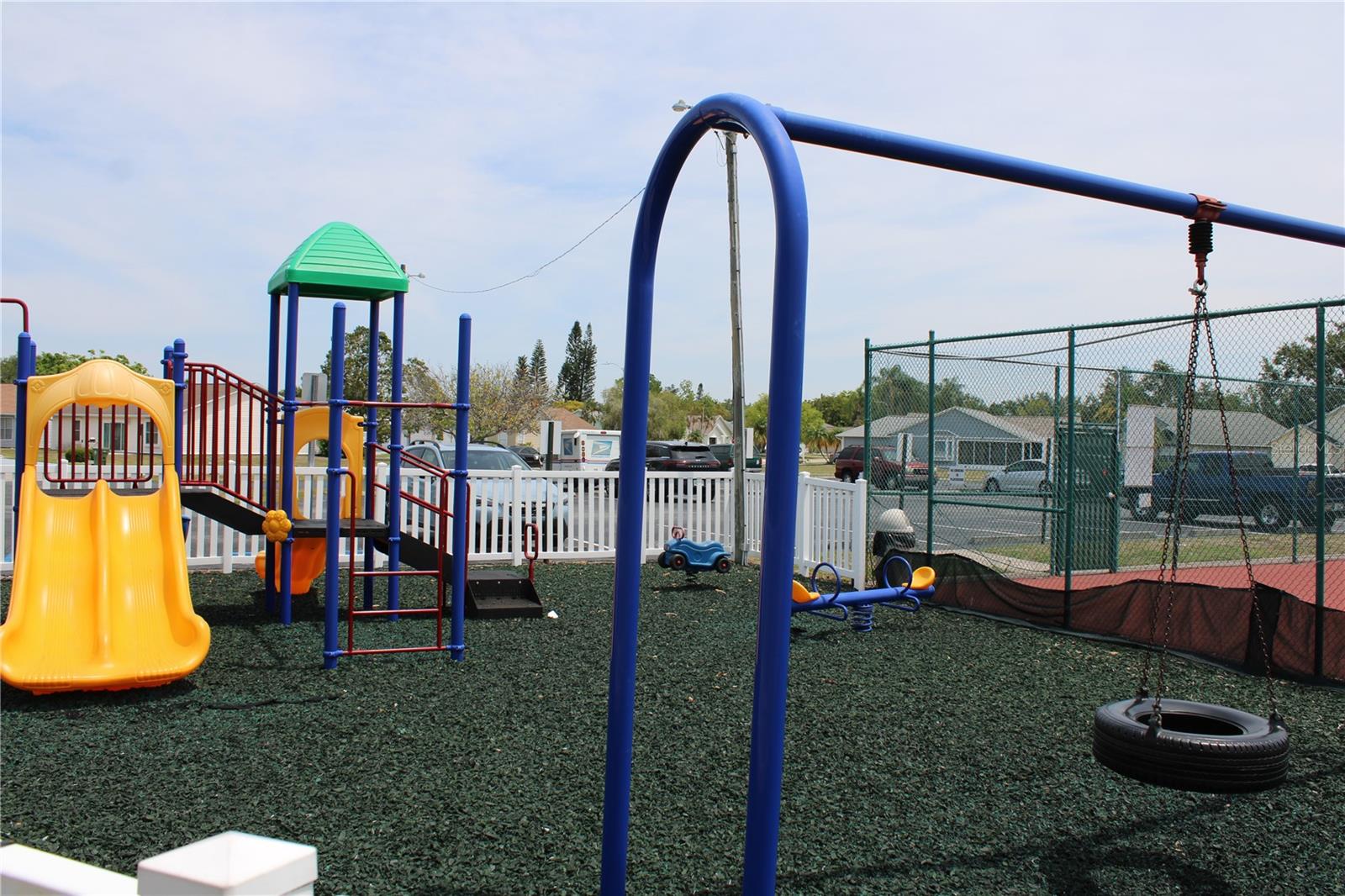 VILLAGES OF LAKESIDE S REV PH I - Residential Lease