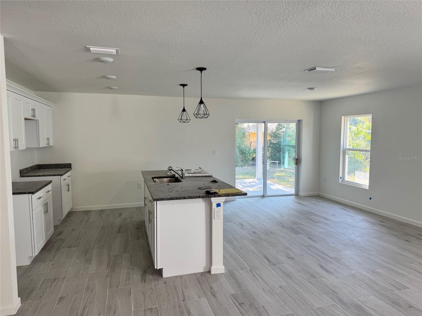 PORT CHARLOTTE SUB 08 - Residential Lease