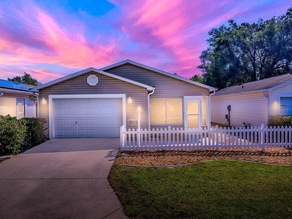 Photo of 17235 SE 93rd Demoss Court, The Villages, FL 32162 (MLS # G5102149)