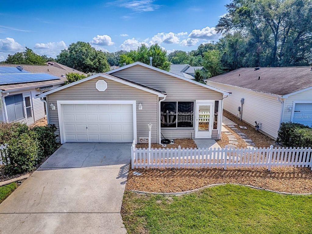 Photo of 17235 SE 93rd Demoss Court, The Villages, FL 32162 (MLS # G5102149)