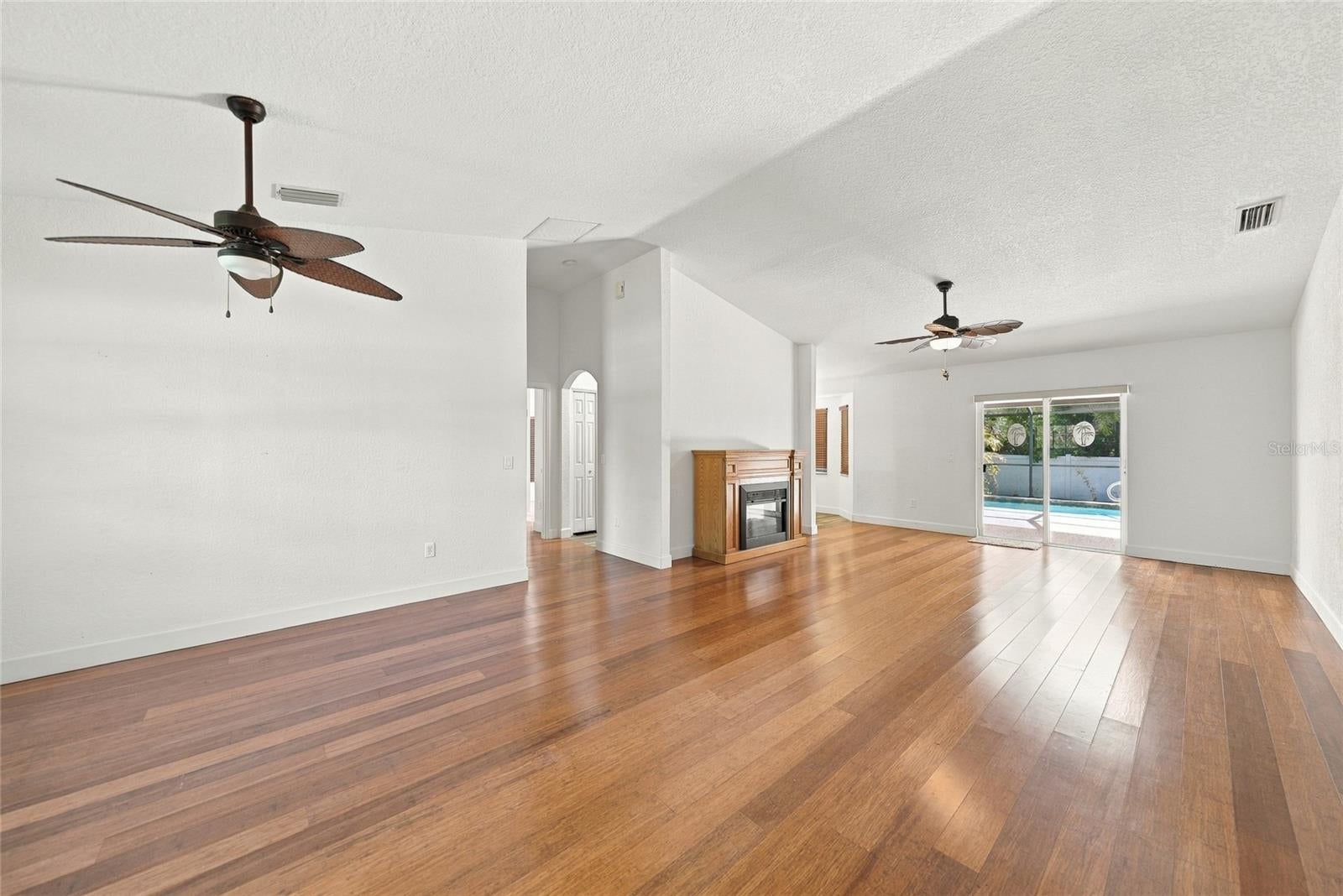 3400 POINT STREET, NORTH PORT, FL, 34286 4 3400 POINT STREET