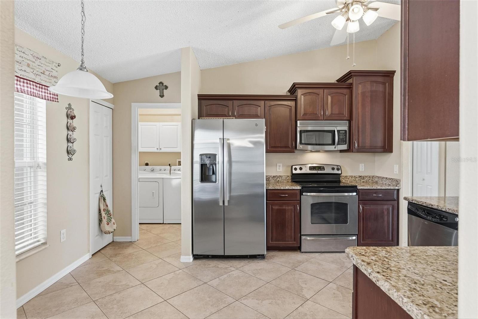 DELTONA LKS UN THREE - Residential