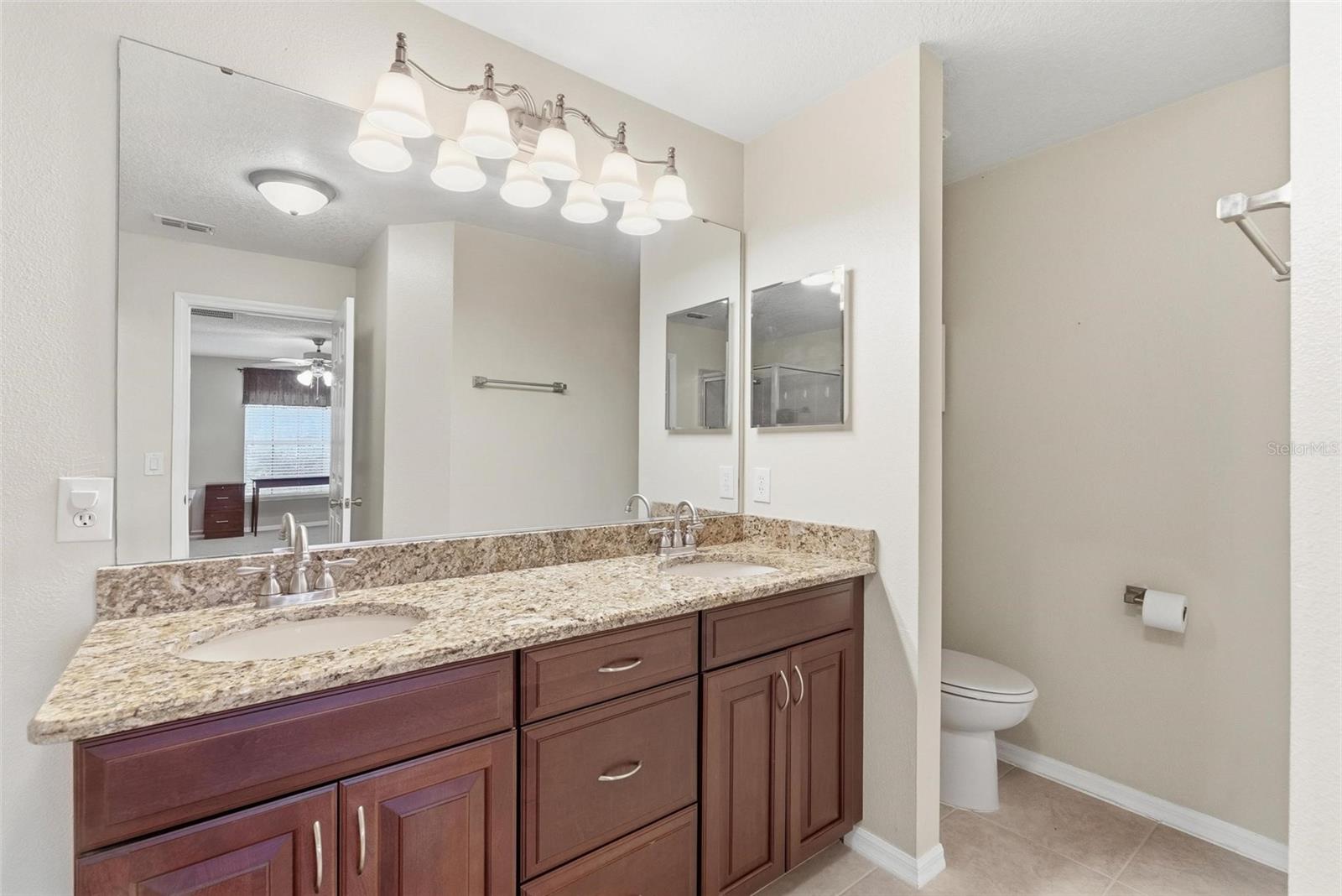 DELTONA LKS UN THREE - Residential