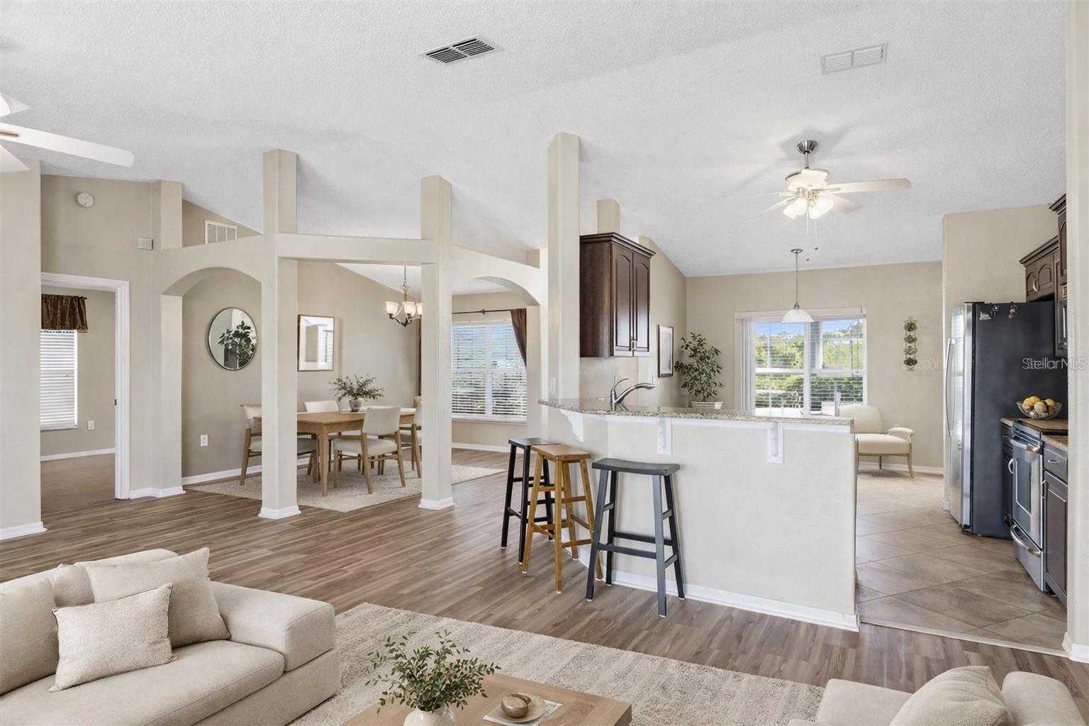 DELTONA LKS UN THREE - Residential