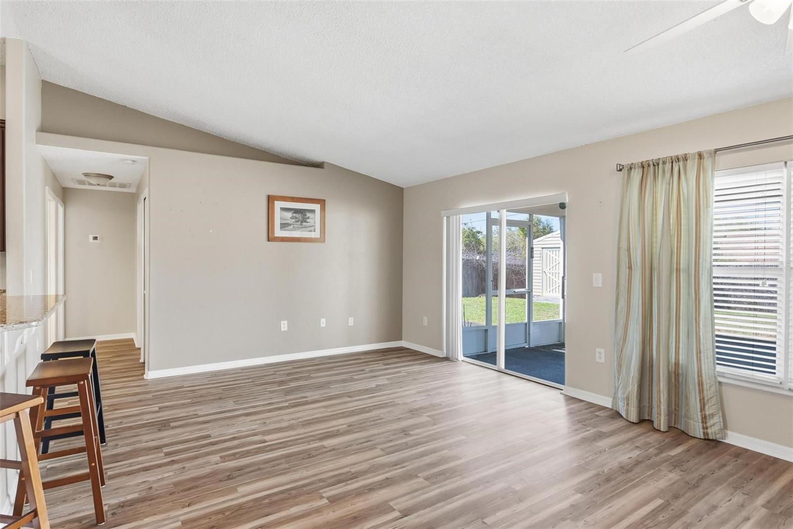 DELTONA LKS UN THREE - Residential