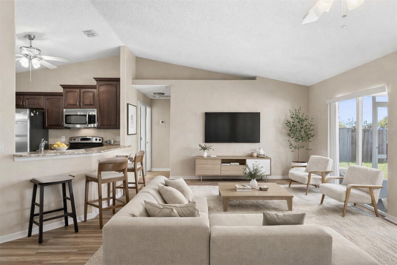 DELTONA LKS UN THREE - Residential