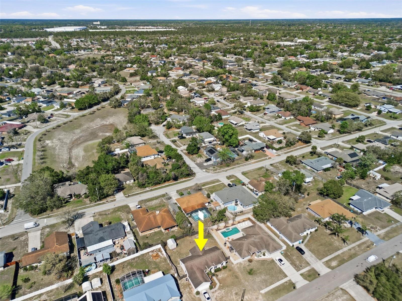 DELTONA LKS UN THREE - Residential