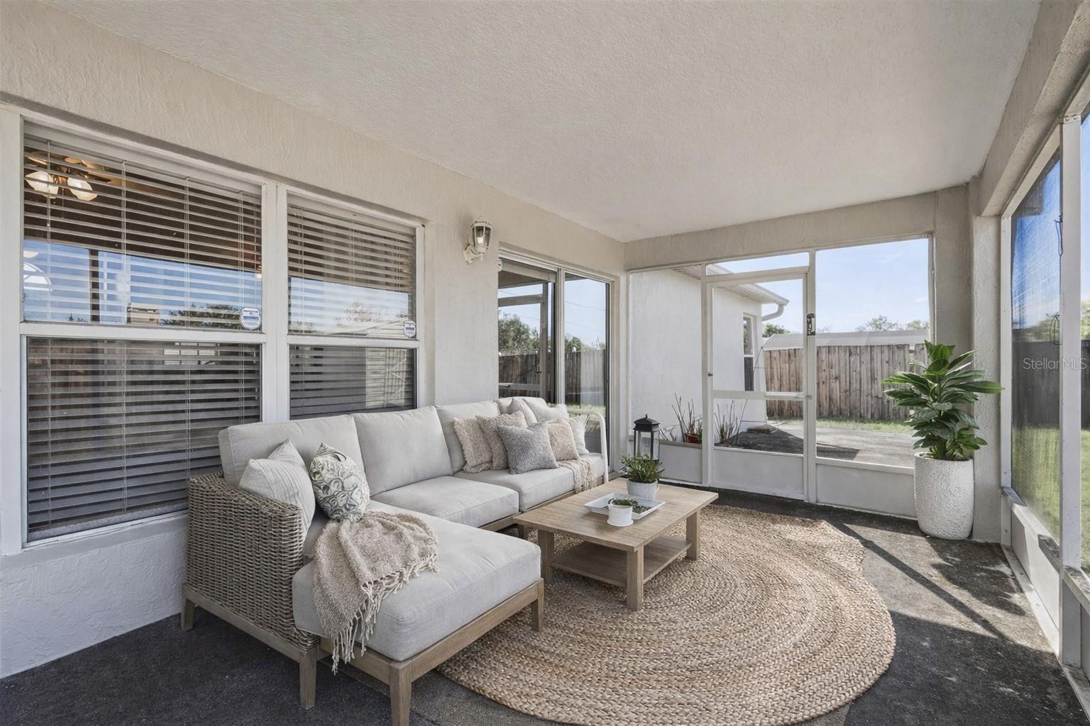 DELTONA LKS UN THREE - Residential