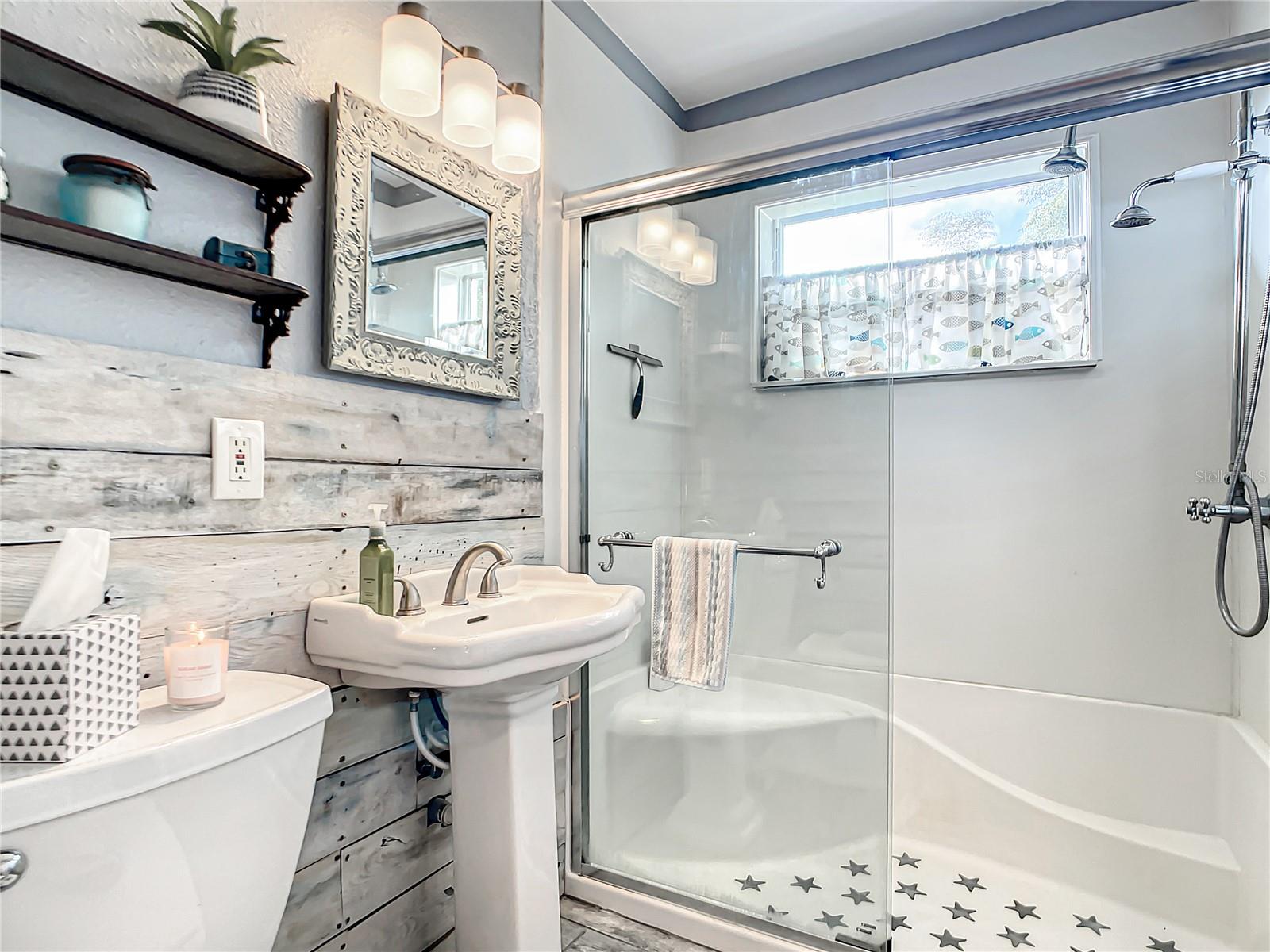 LAKE MARIE ESTATES 04 - Residential