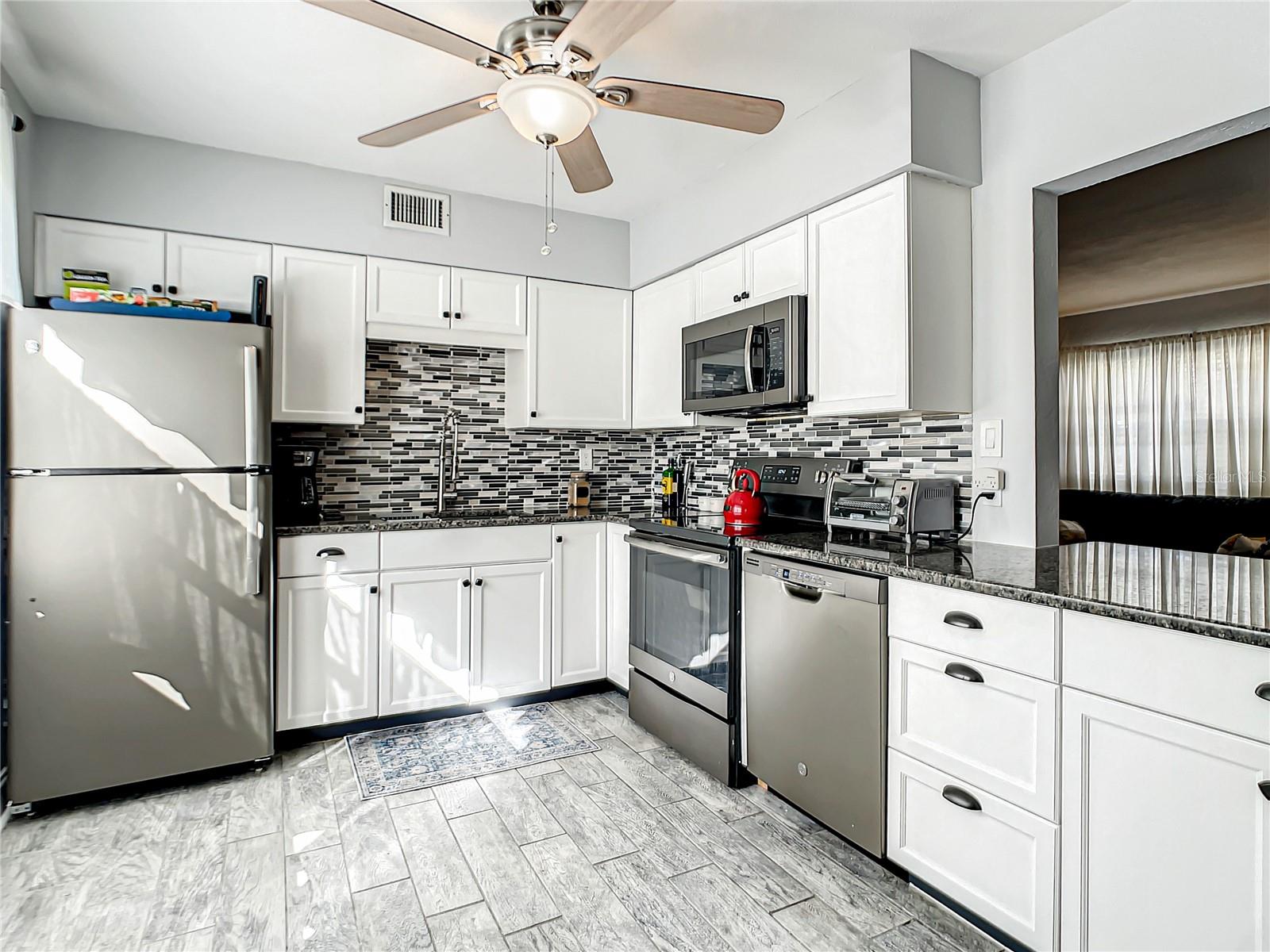 LAKE MARIE ESTATES 04 - Residential