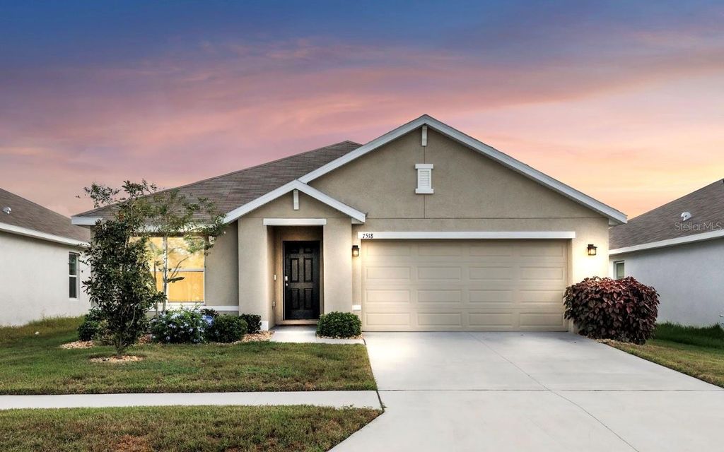 Photo of 7518 Rosewood Garden Loop, Tampa, FL 33637 (MLS # A4667715)