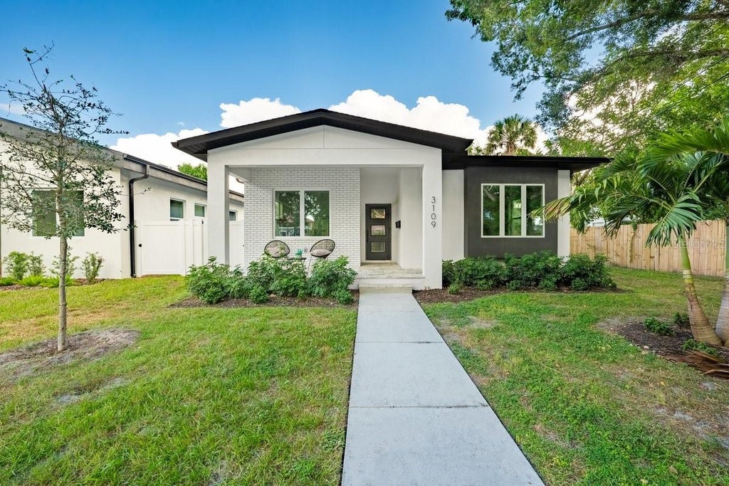 Photo of 3109 Queen Street N, St Petersburg, FL 33713 (MLS # TB8550903)
