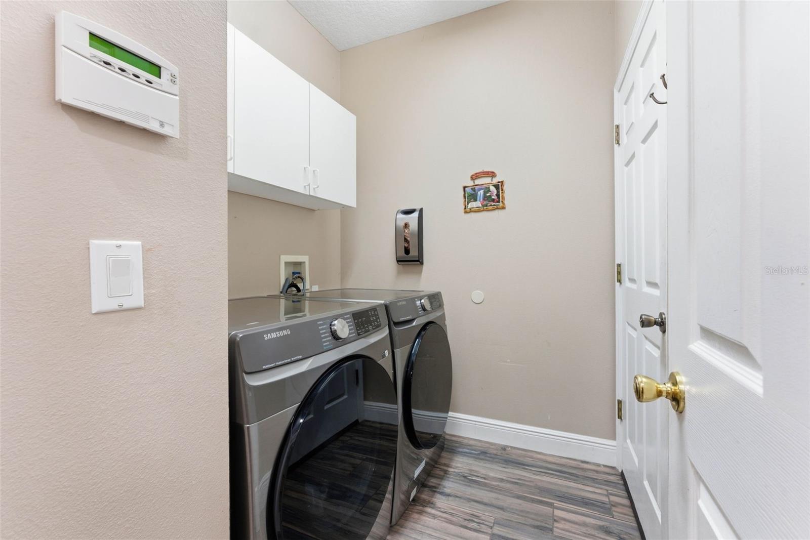 RYBOLT RESERVE PH 01 49 95 - Residential