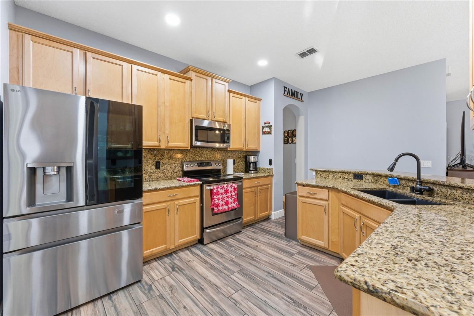 RYBOLT RESERVE PH 01 49 95 - Residential