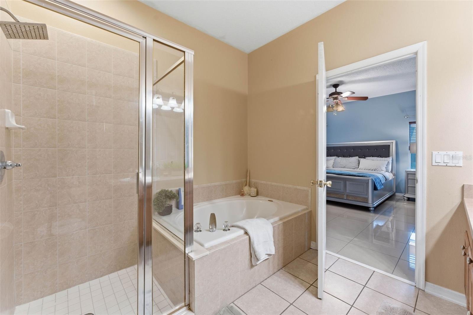 RYBOLT RESERVE PH 01 49 95 - Residential