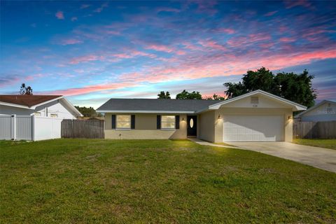 Photo of 120 Sandburg Lane, Winter Haven, FL 33884 (MLS # S5143163)