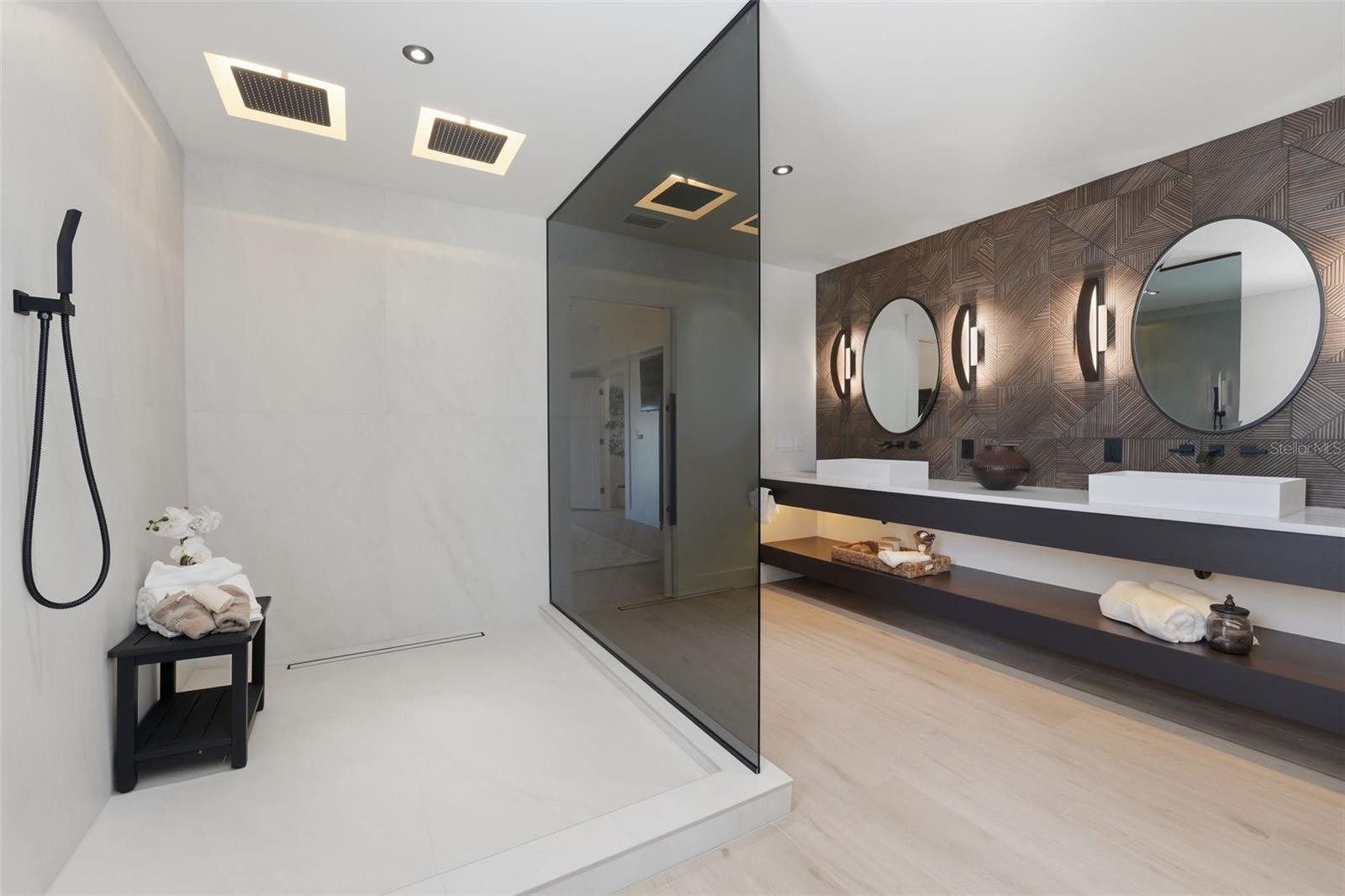 LEMON BAY ESTATES - Residential