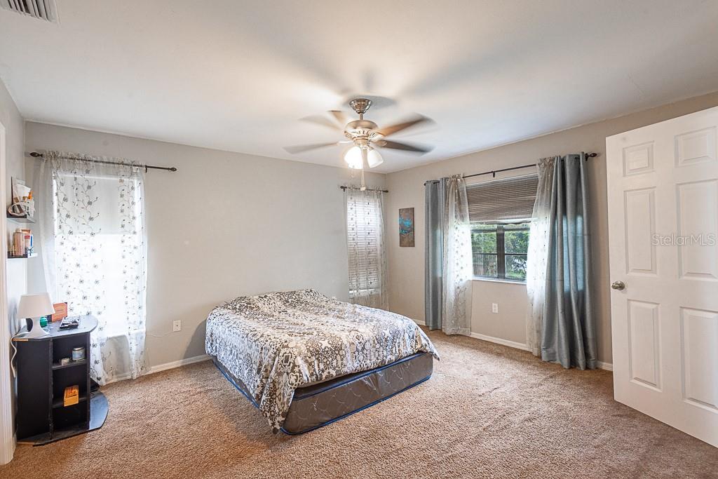 TWIN LAKE - Residential