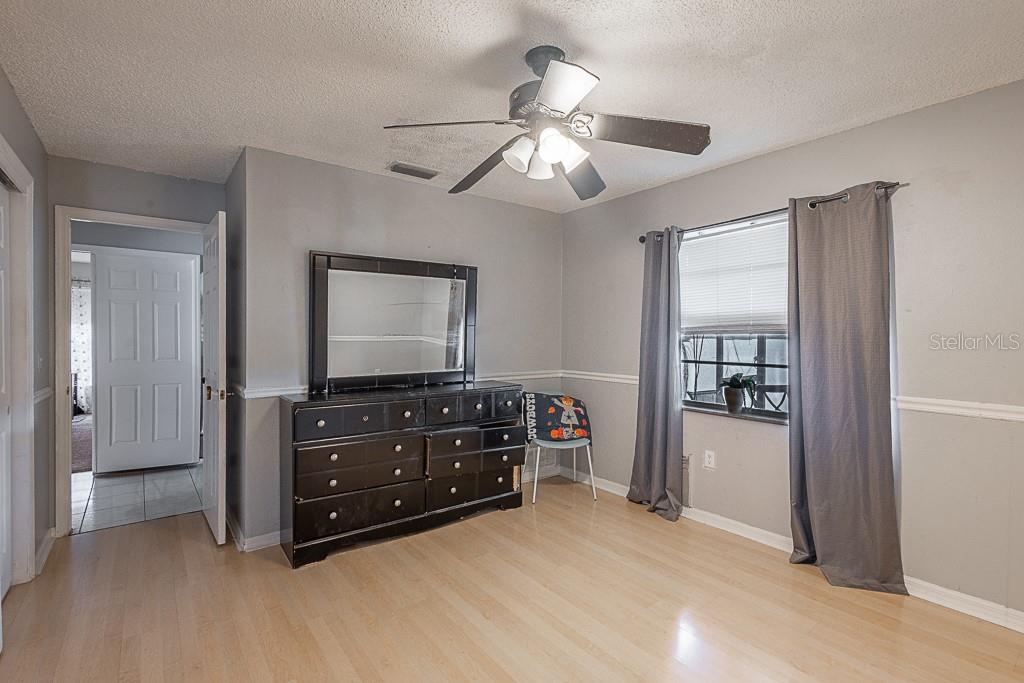 TWIN LAKE - Residential