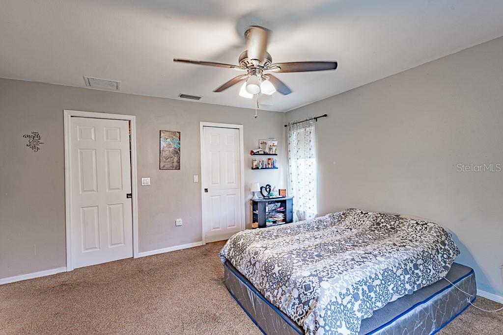 TWIN LAKE - Residential