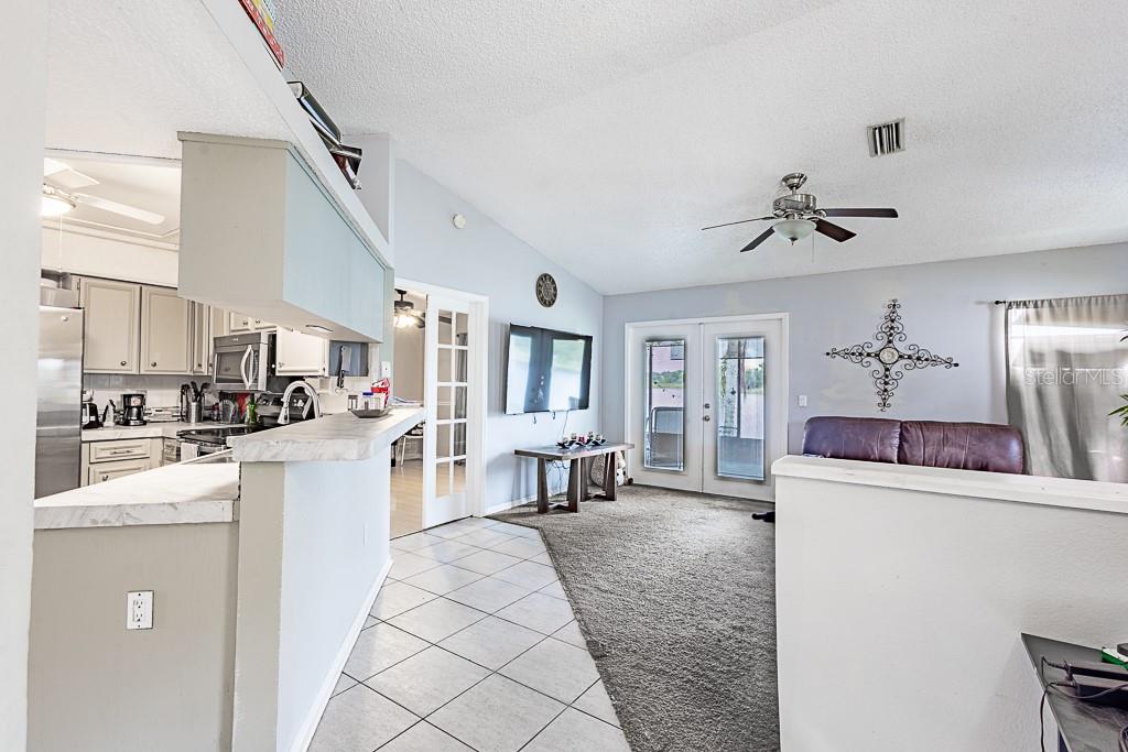 TWIN LAKE - Residential