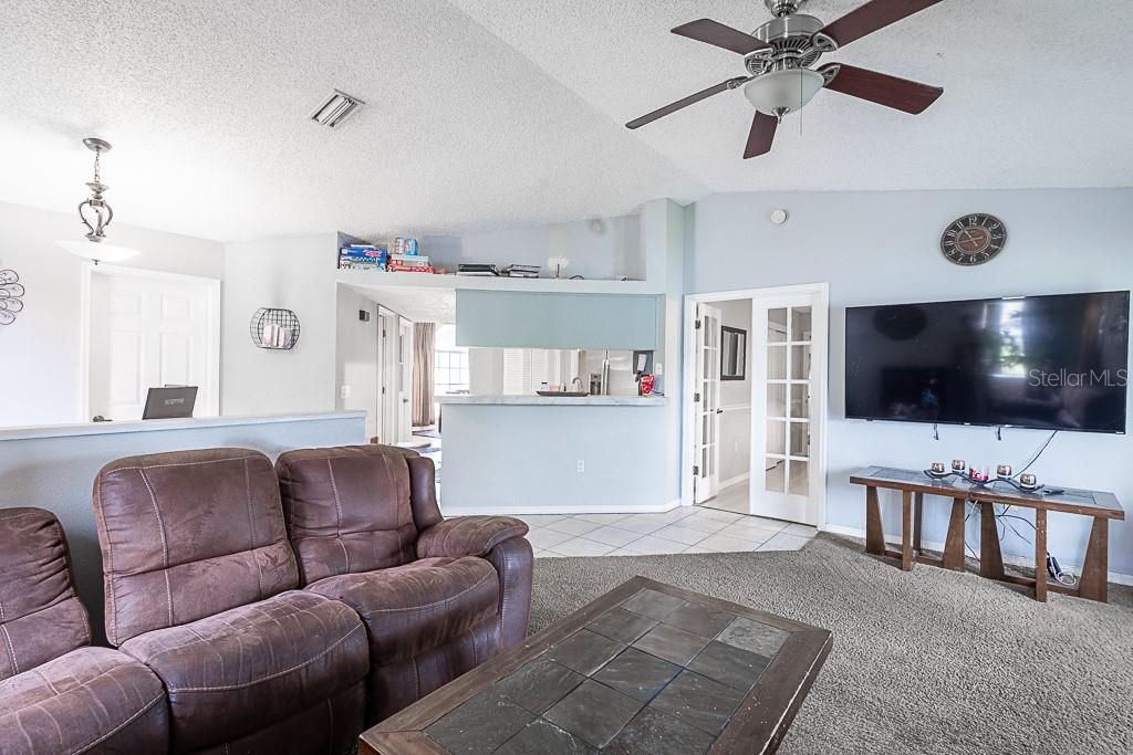 TWIN LAKE - Residential