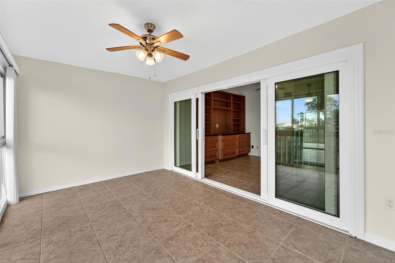 TARA CAY III - Residential
