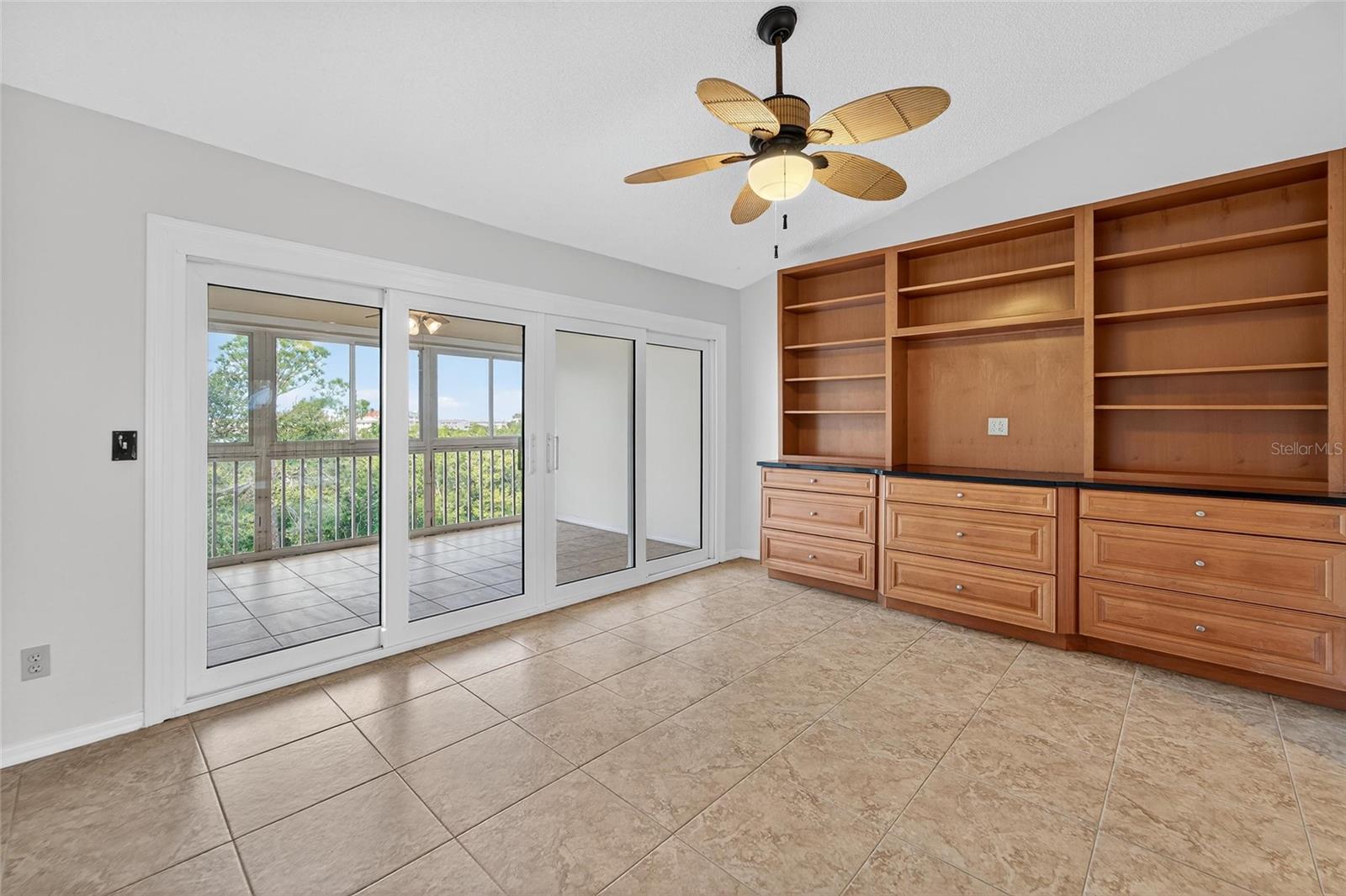 TARA CAY III - Residential