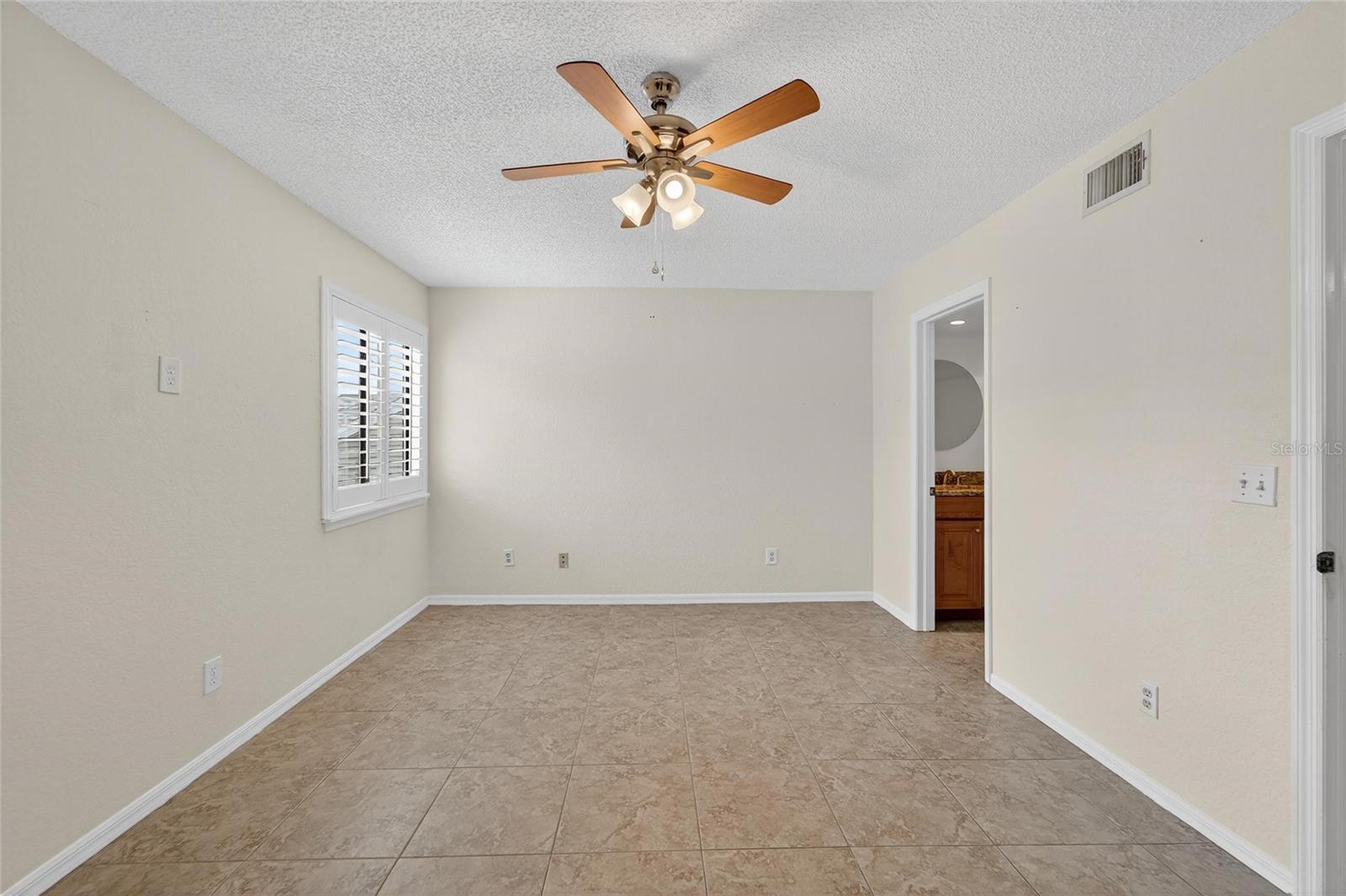 TARA CAY III - Residential