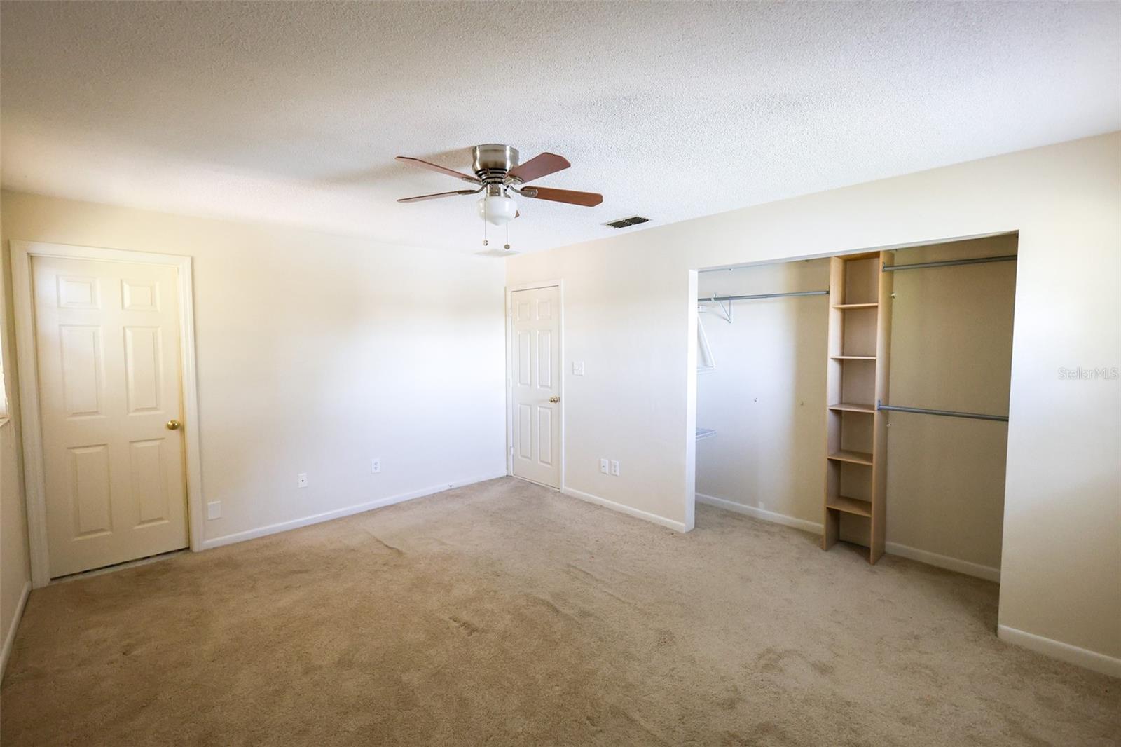 OAK LAKE PARK CONDO - Residential Lease