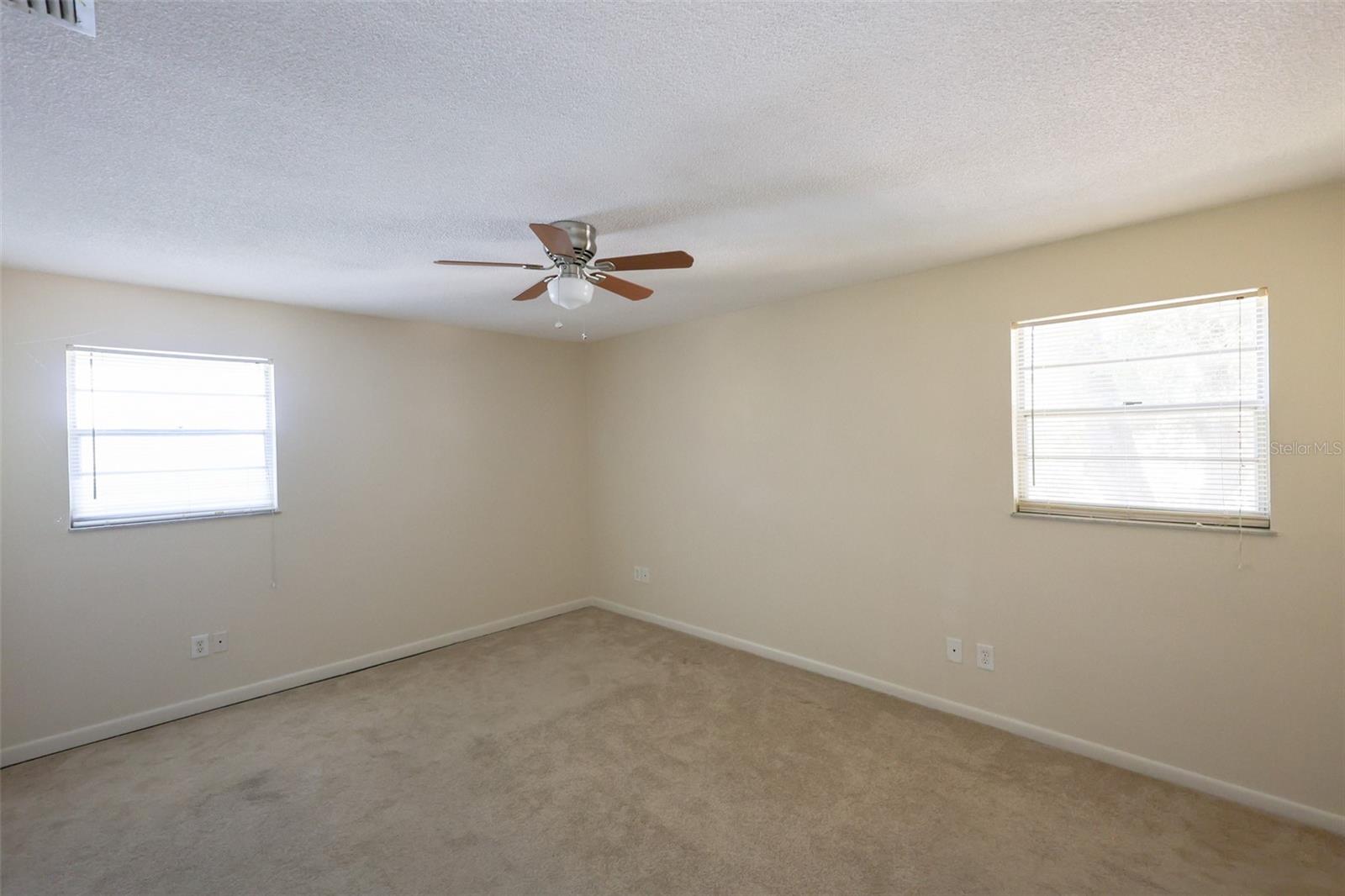 OAK LAKE PARK CONDO - Residential Lease