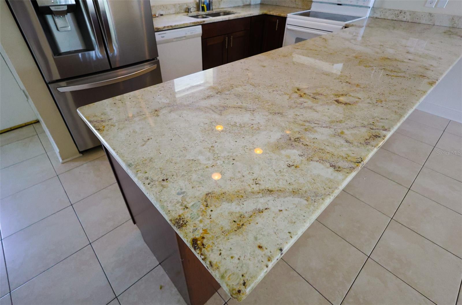 OAK LAKE PARK CONDO - Residential Lease