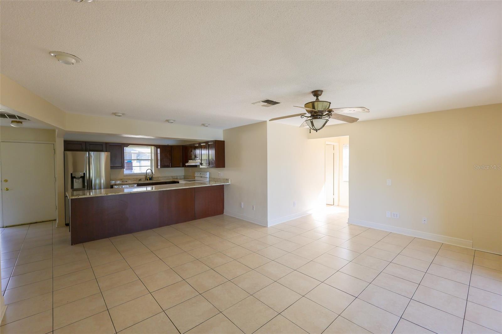 OAK LAKE PARK CONDO - Residential Lease