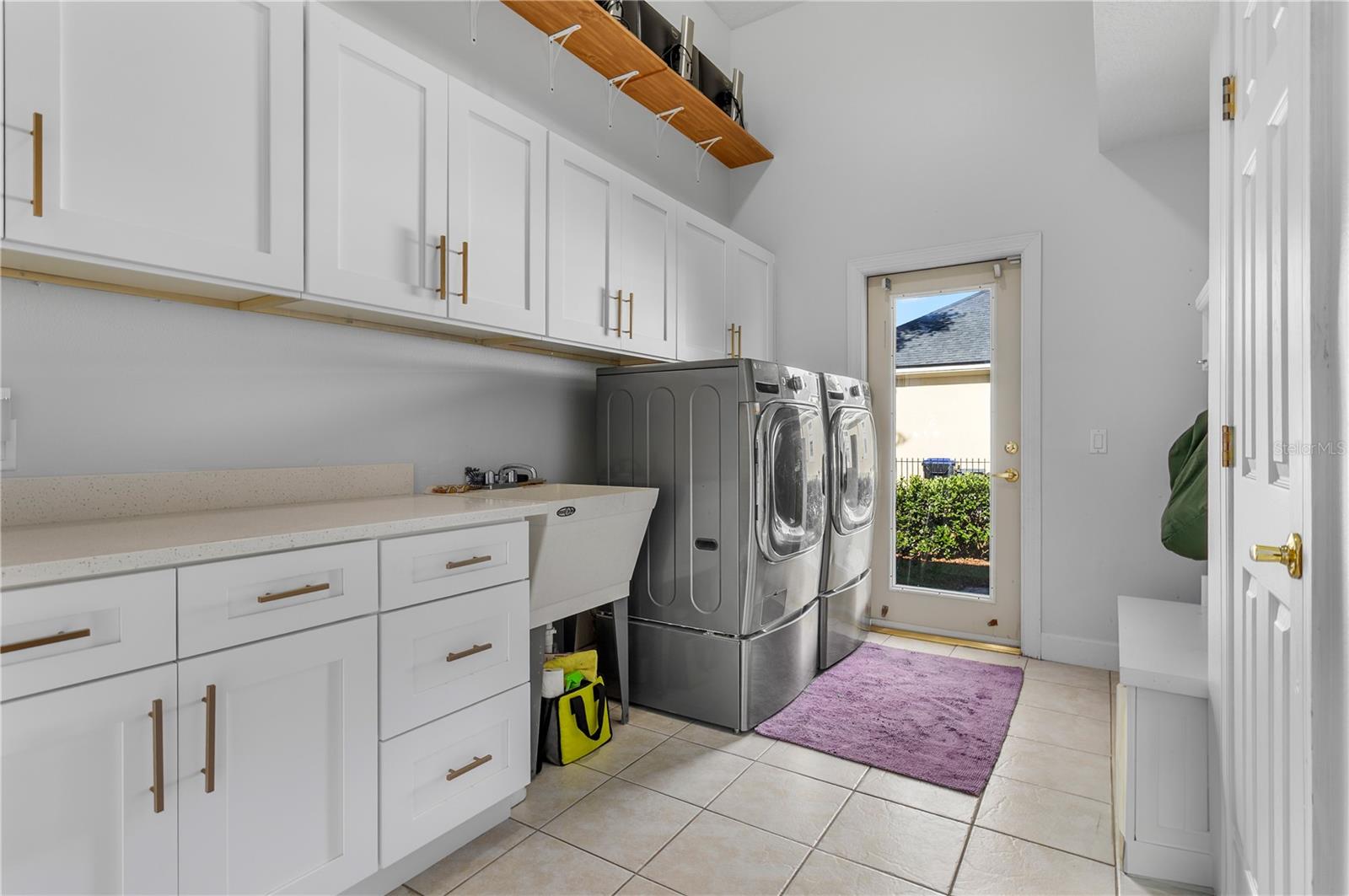 WINDSOR HILL - Residential