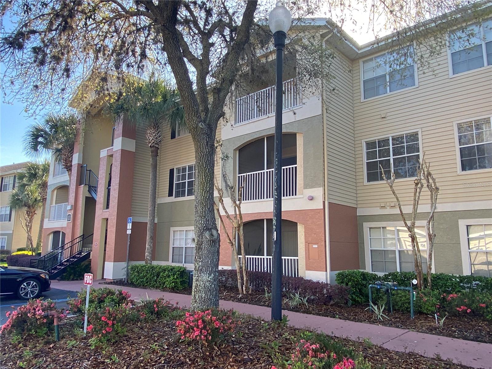 VILLAS AT LAKESIDE - Residential Lease