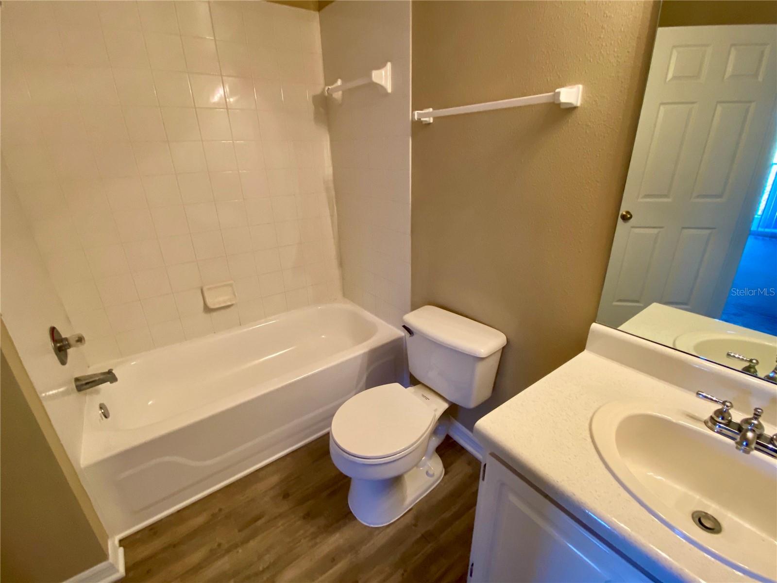 VILLAS AT LAKESIDE - Residential Lease