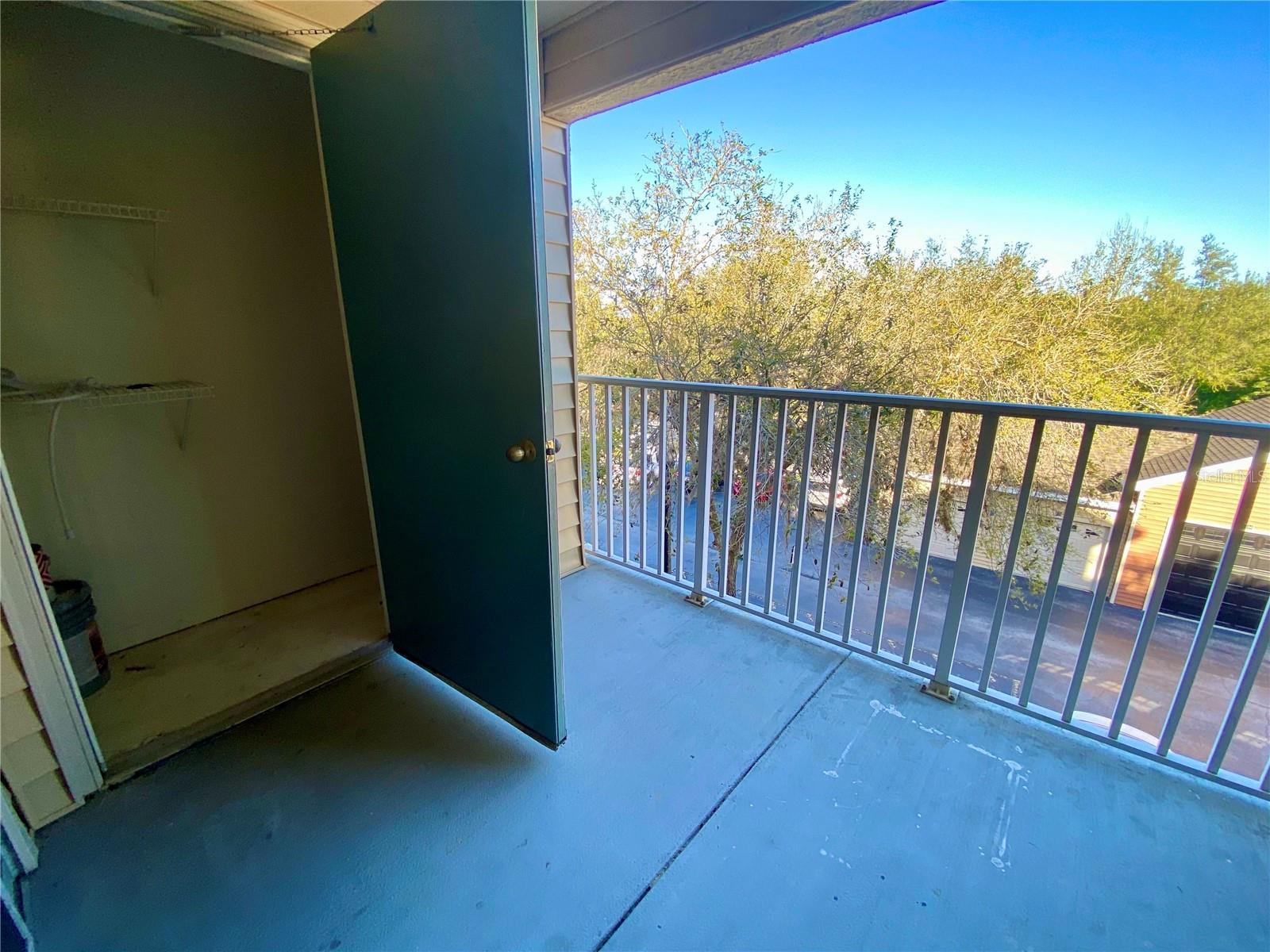 VILLAS AT LAKESIDE - Residential Lease