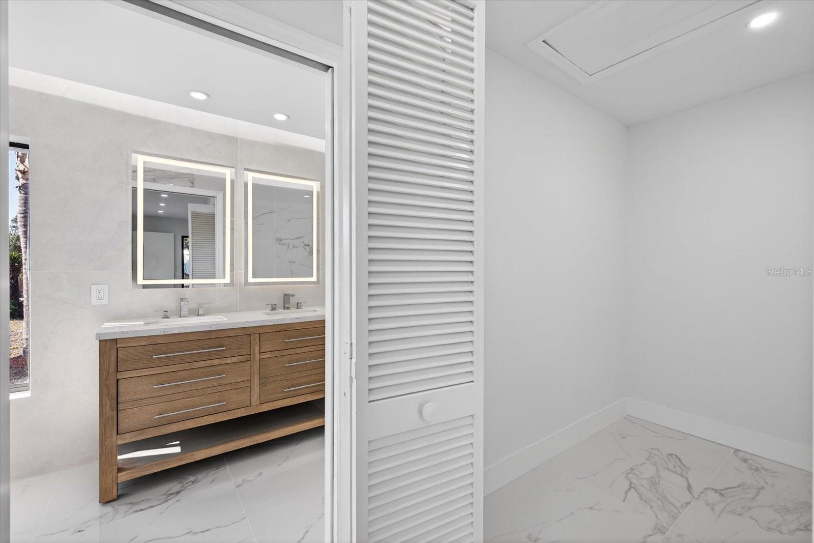 FOREST OAKS - Residential