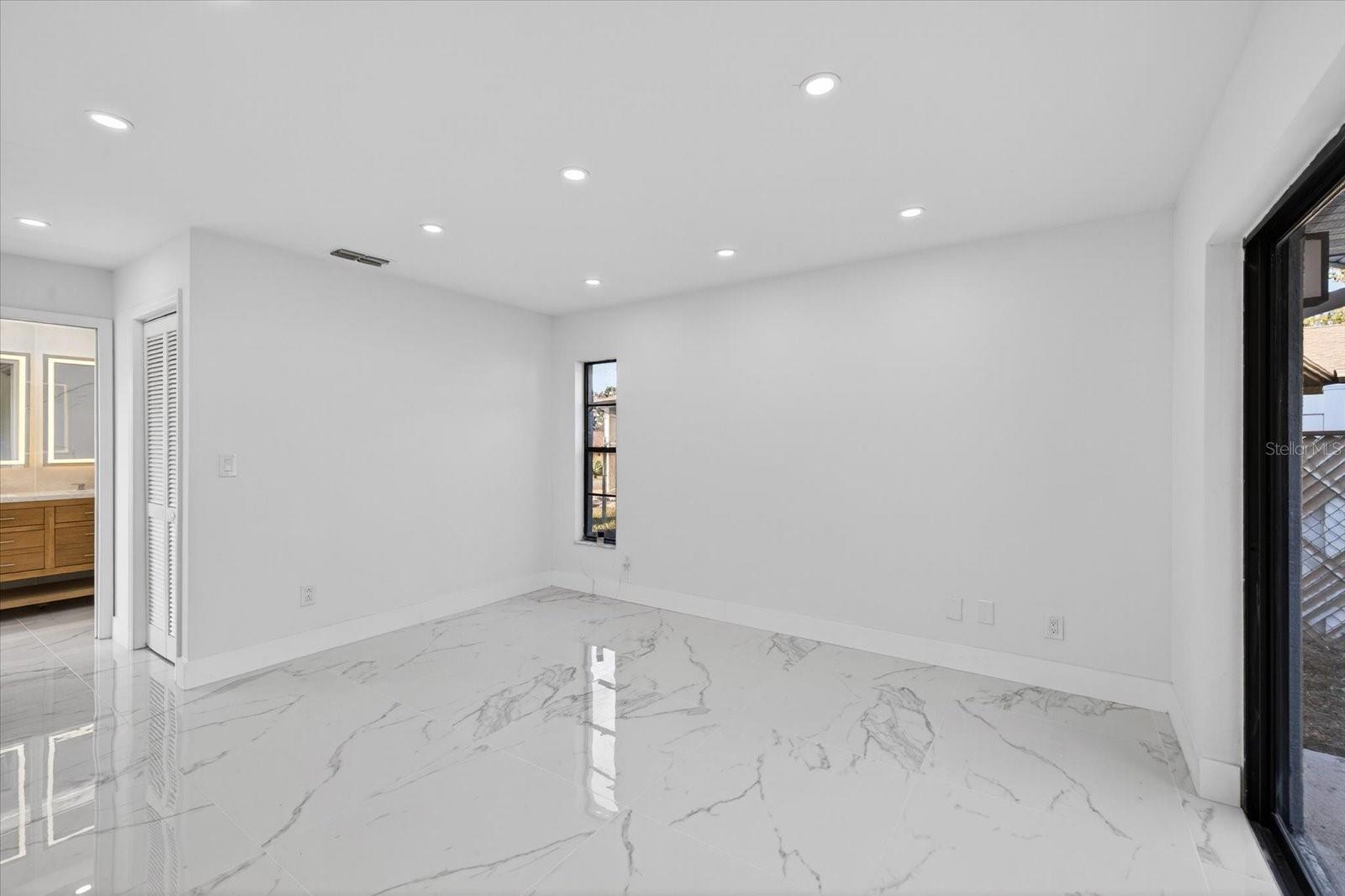 FOREST OAKS - Residential