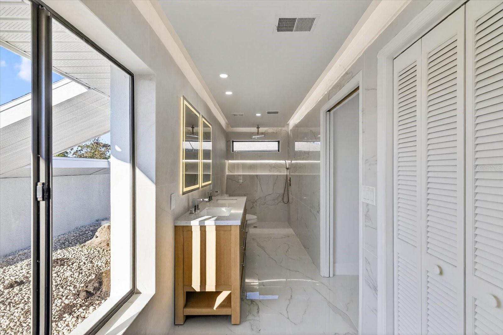 FOREST OAKS - Residential