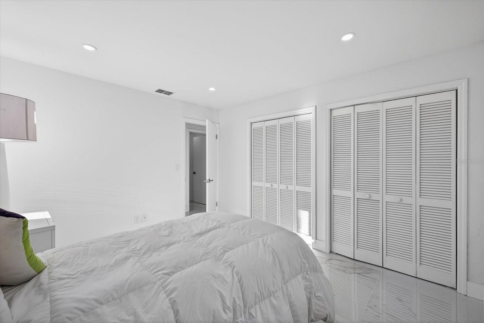 FOREST OAKS - Residential