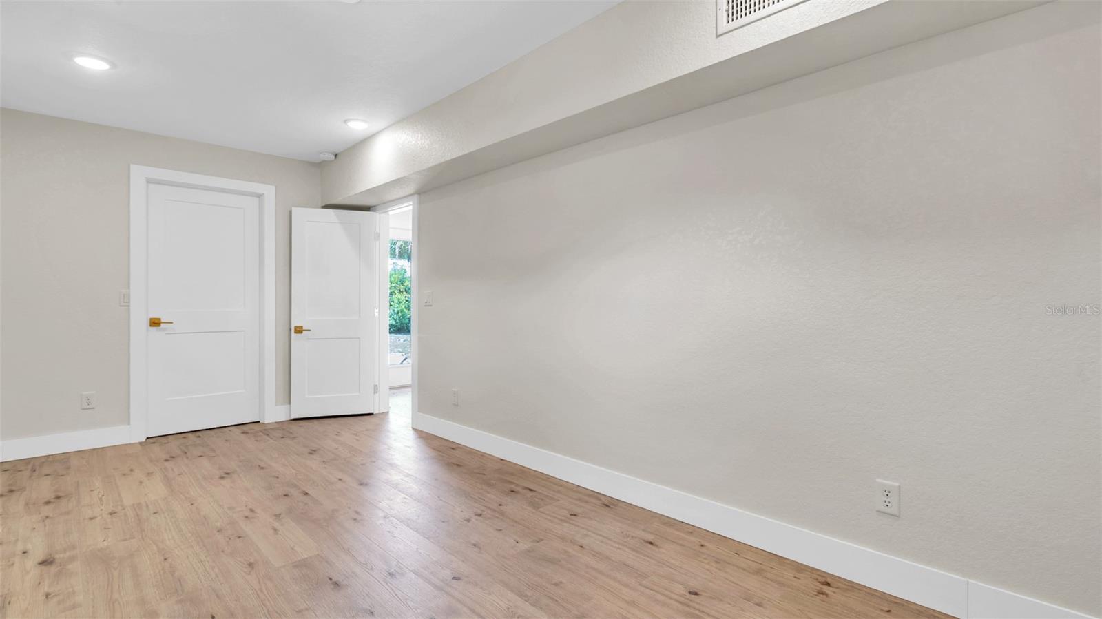 MAYFAIR SUB - Residential Lease