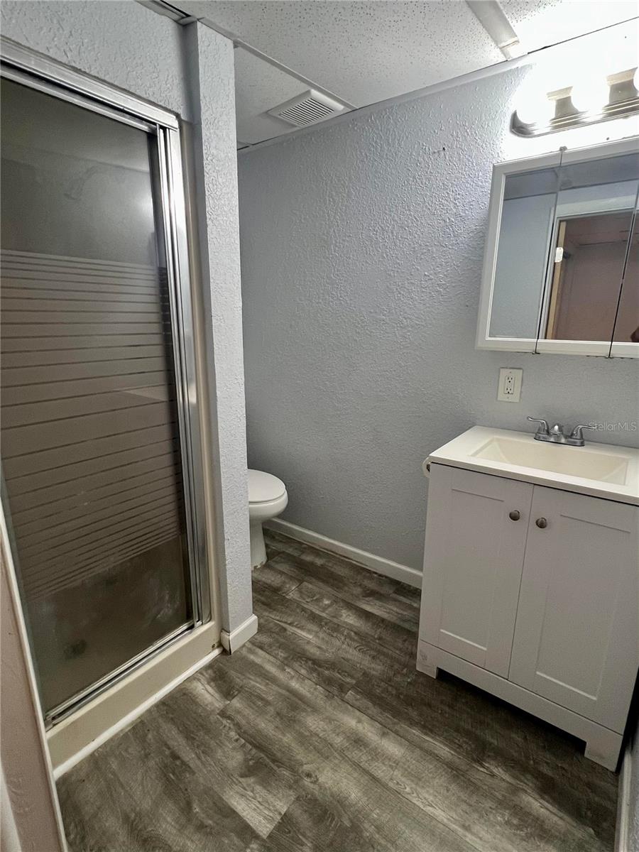 BAYOU MANOR - Residential Lease