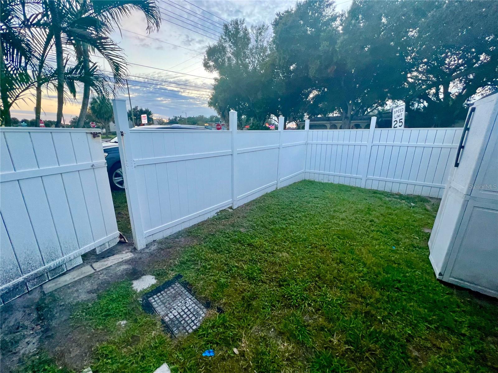 BAYOU MANOR - Residential Lease