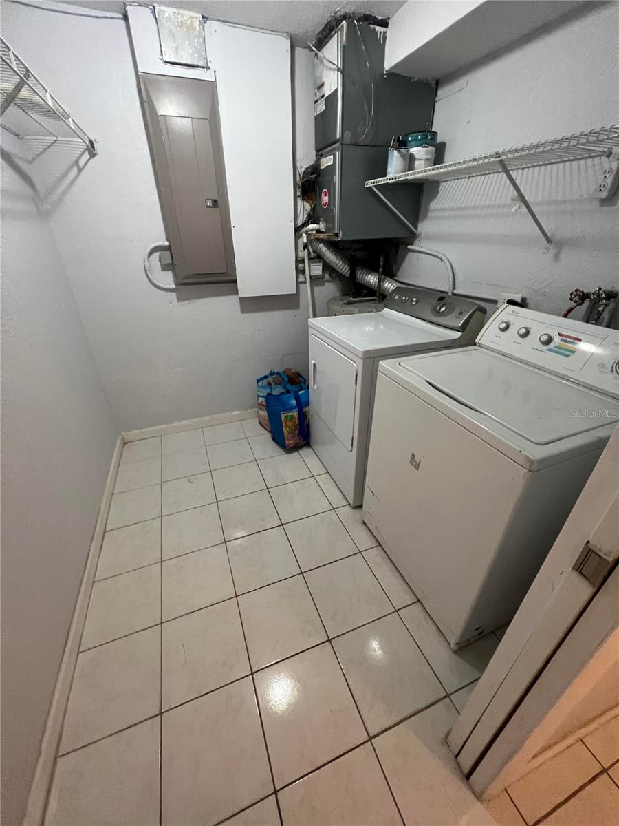 BAYOU MANOR - Residential Lease