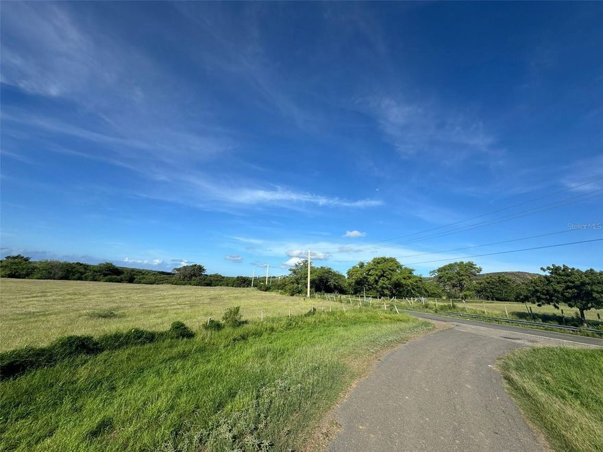 LAND FOR SALE – LLANOS COSTA, CABO ROJO

Excellent investment opportunity in southwest Puerto Rico!

Location: Llanos Costa, Cabo Rojo

Features:

Flat land ready for development

Minutes from the most beautiful beaches in Cabo Rojo

Access to main highway

Ideal for a residence, vacation home, or resort development

Quiet and growing area

Don't miss this unique opportunity in Cabo Rojo!
